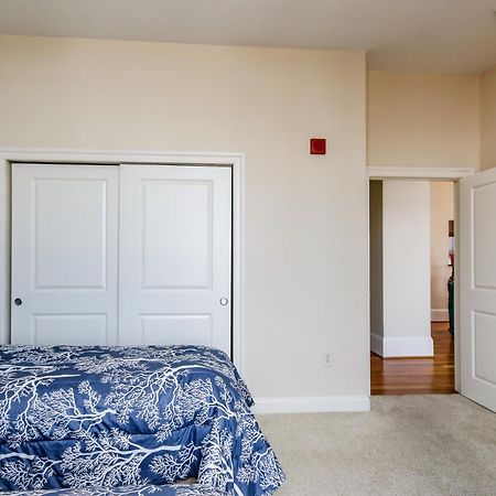 Chase Penthouse At 39 West Baltimore Inner Harbor Convention Center Free Indoor Parking One And Two Bedrooms Exterior photo