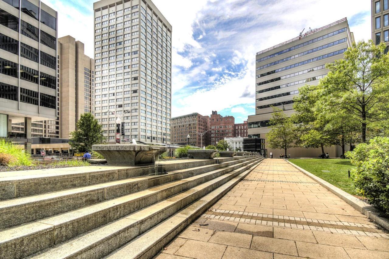 Chase Penthouse At 39 West Baltimore Inner Harbor Convention Center Free Indoor Parking One And Two Bedrooms Exterior photo