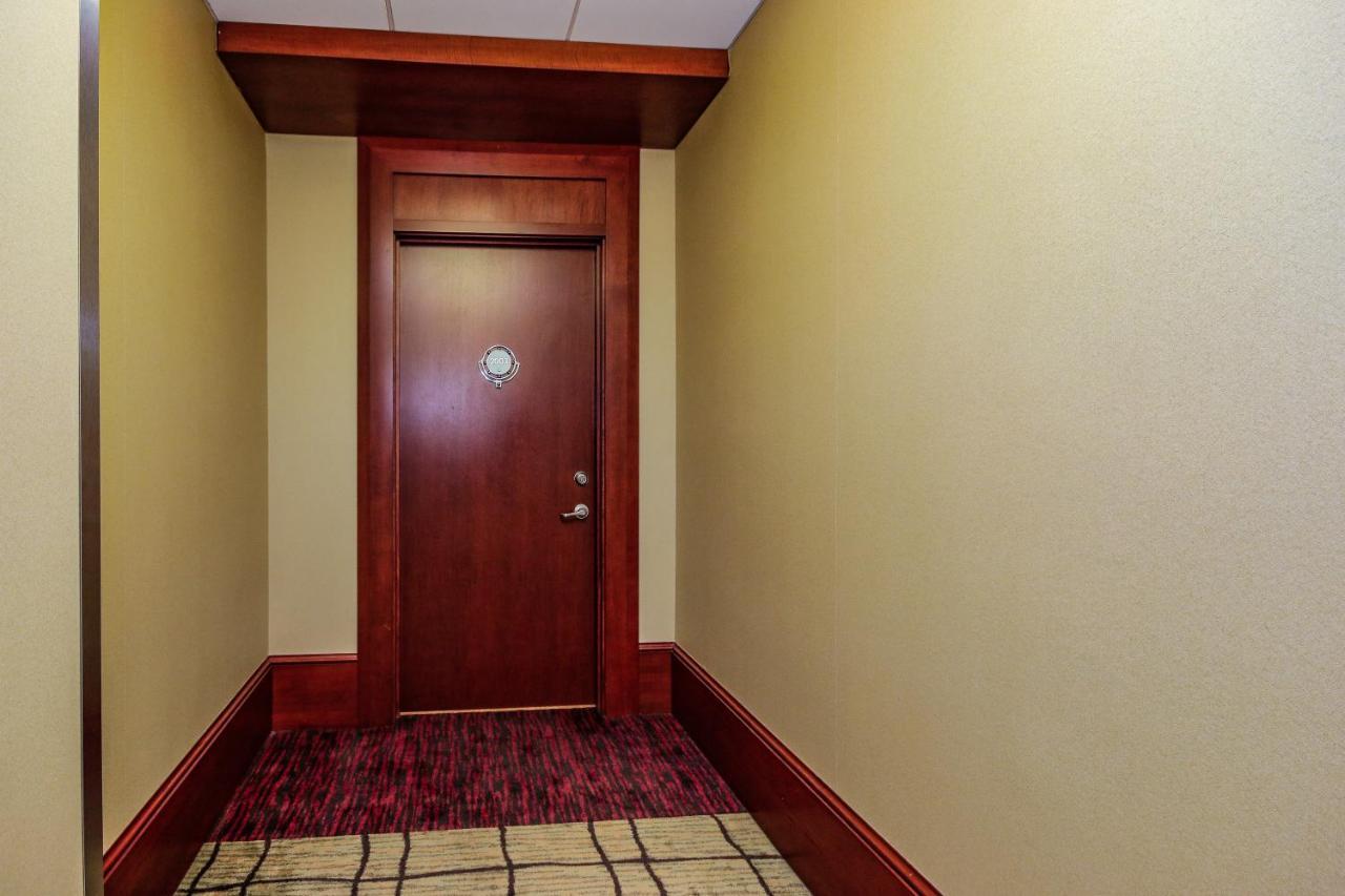 Chase Penthouse At 39 West Baltimore Inner Harbor Convention Center Free Indoor Parking One And Two Bedrooms Exterior photo