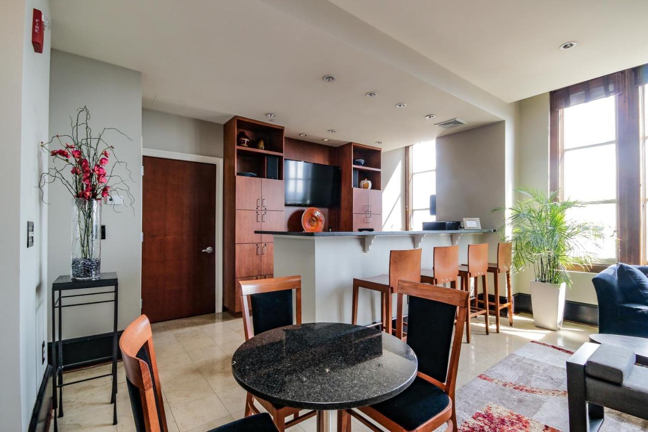 Chase Penthouse At 39 West Baltimore Inner Harbor Convention Center Free Indoor Parking One And Two Bedrooms Exterior photo