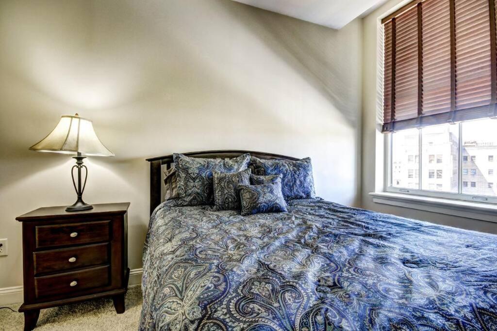 Chase Penthouse At 39 West Baltimore Inner Harbor Convention Center Free Indoor Parking One And Two Bedrooms Exterior photo